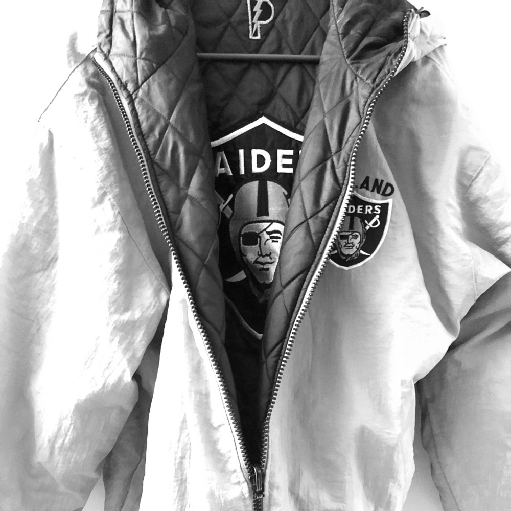 Oakland Raiders Pro Player Vintage Puffer Jacket
